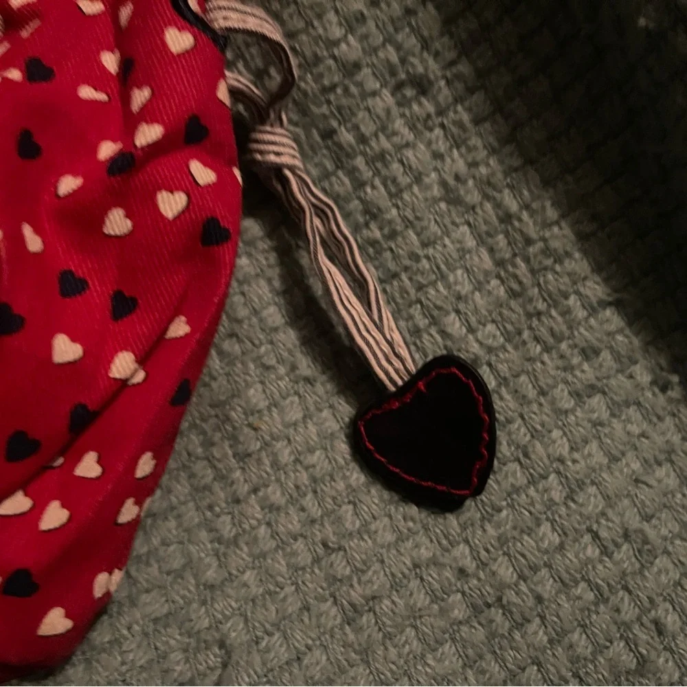Old Navy Red Heart Design 3X5.5X9